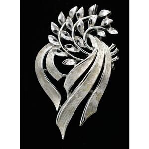 Lisner Vintage Leaf Pin Brooch Floral Textured Silver Shiny Chunky Signed Bin5A